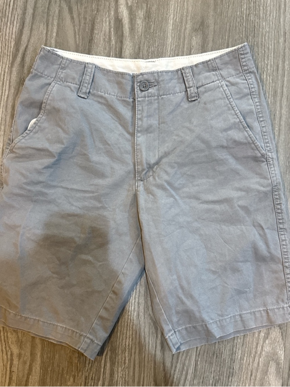 Old Navy Men's Light Gray Flat Front Chino Shorts